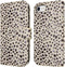 iMoshion Hoesje Geschikt voor iPhone SE (2022) / SE (2020) / 8 / 7 / 6s / 6 Hoesje Met Pasjeshouder - iMoshion Design Bookcase smartphone - Meerkleurig / Black And White Dots