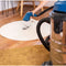 Borstel voor meubelstoffen voor effectieve reiniging van verschillende textielsoorten zoals meubelstoffen, kussens, tapijten, autostoelen, enz. Handige 4-in-1 functie: sprayen, borstelen, grondig reinigen en opzuigen.