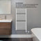 Bosch - Warmtestraler, Heat Radiator 4500 - Elektrische badkamerverwarming, afmetingen 1110x600 mm, 600 Watt, met handdoekhouder en ingebouwde thermostaat, wit