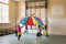 BS Toys Parachute Spel met Gat - Buitenspeelgoed - Vangspel - Doekspel 3 tot 12 Spelers - Spelletjes voor kinderen - Buiten speelgoed - Buitenspel - Buiten Spellen - Tuin Speelgoed - Strandspeelgoed - 3 Meter doek