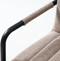 Buisframe stoel Tryst met zwart frame in stof Beige