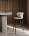 Kave Home Ciselia - Kruk - Chenille stof zwart staal - Beige (1 stuk)
