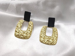 Chique Gouden Oorbellen - 14 Karaats Verguld met Smash Metalen Elementen, Hypoallergeen - 5,5x3,2cm