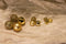 Christmas Gifts - Kerstballen Set Goud - 100 Kunststof Kerstballen - Verschillende Afwerkingen - Ø 3/4/6 cm