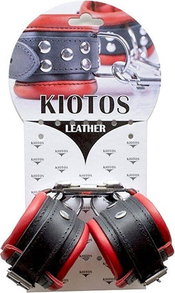 Leren handboeien 5 cm breed gevoerd - zwart/rood