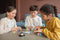 BS Toys Snelle Kubussen Spel - speed cups - bordspel - educatief speelgoed - FSC hout - geschikt vanaf 6 jaar