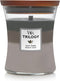 WoodWick Hourglass Medium Trilogy Geurkaars - Cosy Cabin