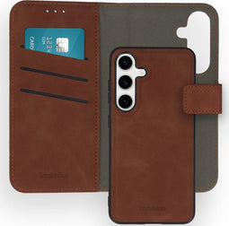 iMoshion Hoesje Geschikt voor Samsung Galaxy S24 Hoesje Met Pasjeshouder - iMoshion Uitneembare 2-in-1 Luxe Bookcase - Bruin