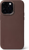 DECODED Back Cover - iPhone 14 Pro Max - Hoogwaardig Europees Leer - Hoesje met Metalen Knoppen - Magnetische Technologie van Apple - Donker Bruin