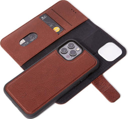 DECODED Detachable Wallet Case - iPhone 12 / 12 Pro - Afneembaar Hoesje met Pasjeshouder - Hoogwaardig Europees Leer - Magnetische Technologie van Apple - Bruin