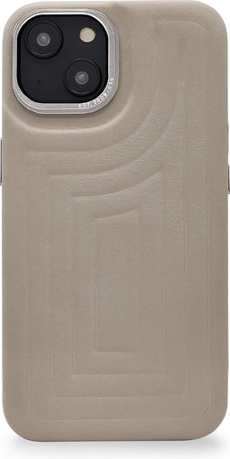 DECODED Embossed Back Cover - iPhone 14 Plus - Hoogwaardig Europees Leer - Hoesje met Metalen Knoppen - Magnetische Technologie van Apple - Beige, Grijs