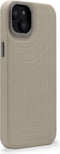 DECODED Embossed Back Cover - iPhone 14 Plus - Hoogwaardig Europees Leer - Hoesje met Metalen Knoppen - Magnetische Technologie van Apple - Beige, Grijs
