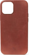 DECODED Leren Back Cover - iPhone 12 / 12 Pro - Hoogwaardig Europees Leer - Hoesje met Metalen Knoppen - Magnetische Technologie van Apple - Bruin