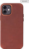 DECODED Leren Back Cover - iPhone 12 / 12 Pro - Hoogwaardig Europees Leer - Hoesje met Metalen Knoppen - Magnetische Technologie van Apple - Bruin