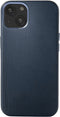 DECODED Leren Back Cover - iPhone 13 - Hoogwaardig Europees Leer - Hoesje met Metalen Knoppen - Magnetische Technologie van Apple - Donker Blauw