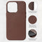 DECODED Leren Back Cover - iPhone 13 Pro - Hoogwaardig Europees Leer - Hoesje met Metalen Knoppen - Magnetische Technologie van Apple - Bruin