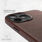 DECODED Leren Back Cover - iPhone 13 Pro - Hoogwaardig Europees Leer - Hoesje met Metalen Knoppen - Magnetische Technologie van Apple - Bruin