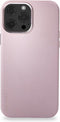 DECODED Leren Back Cover - iPhone 13 Pro Max - Hoogwaardig Europees Leer - Hoesje met Metalen Knoppen - Magnetische Technologie van Apple - Roze