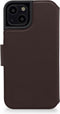 DECODED Wallet Case - iPhone 14 - Hoesje met Pasjeshouder - Hoogwaardig Europees Leer - Magnetische Technologie van Apple - Bruin