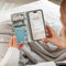 Design Bookcase voor de Samsung Galaxy S9 - Black And White Dots