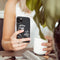 Design hoesje voor de iPhone 12 (Pro) - Abstract Gezicht - Wit / Zwart