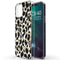 Design hoesje voor de iPhone 12 (Pro) - Luipaard / Zwart