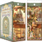 DIY Book Nook Boekensteun Shakespear's Verse inclusief Dust-cover, Tone-Cheer, TQ129, 18 x 9,8 x 24,5 cm4
