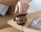 Draadloze Oplader & Telefoon Standaard - Eiken