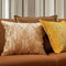 Dutch Decor CLEMENCE - Sierkussen 45x45 cm – zachte, luxe uitstraling met glans en structuur - Almond Buff - bruin - goudkleurig - Inclusief binnenkussen