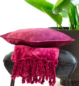 Dutch Decor - FLORIJN - Plaid 150 x200 cm - grote fleece plaid met flosjes - Red Plum - donkerroze