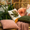 Dutch Decor - OLLY - Sierkussen rond velvet Ø40 cm - Muted Clay - roze