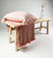 Dutch Decor VOORDEELSET SWEET COURTYARD - Set van 2 kussens en 1 plaid - roze | Femm + Lewis + Belle - Inclusief binnenkussen