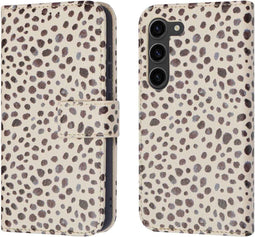 iMoshion Hoesje Geschikt voor Samsung Galaxy S23 Hoesje Met Pasjeshouder - iMoshion Design Bookcase smartphone - Meerkleurig / Black And White Dots