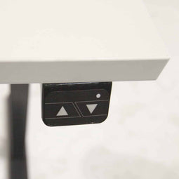 Dextro basic zit/sta 120x80cm, electrisch hoogte verstelbare werkplek, T-poot frame. Frame kleur aluminium (RAL9006) en blad Schaduwzwart