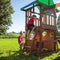 Backyard Discovery Lakewood Speeltoren met Schommels, Glijbaan, Zandbak en snackvenster - Speelhuis met verdieping van hout voor de tuin / buiten