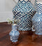 Return to Sender | Vaas 15 cm small Waves print blauw/witte handgeschilderd met handvat - bloemenvaas
