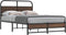 vidaXL - Bedframe - zonder - matras - bewerkt - hout - bruin - eikenkleur - 140x190 - cm