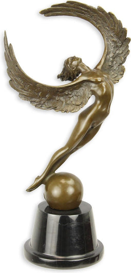 EEN BRONZEN BEELD VAN DE OPKOMENDE DAG