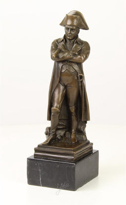 EEN BRONZEN SCULPTUUR VAN NAPOLEON
