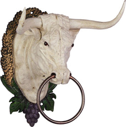 EEN GIETIJZEREN HANDDOEKHOUDER MET KOEIENKOP