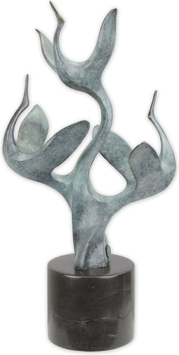 EEN MODERNISTISCHE BRONZEN SCULPTUUR VAN EEN GROEP KRAANVOGELS