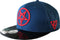 Capiche® Snapback Pet Heren – Cursed Doctor – Blauw & Rood Pentagram & Zwart Metallic – Verstelbaar met Druksluiting – Sportcap – Baseball Cap – Mannen Cap – Vervloekte Dokter Pet