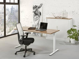 Ergonomisch design t-poot bureau Teez breed 80CM diep 60CM bladkleur Licht Eiken framekleur Aluminium (RAL9006)