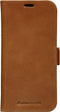Dbramante1928 iPhone 13 Pro Max - Flip cover - Magneetsluiting en ruimte voor pasjes - Cognac