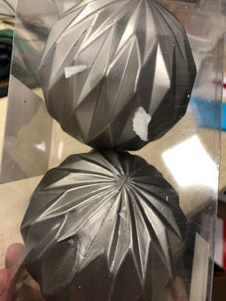 Koopjeshoek - kerstbal plastic geometrisch 10cm - wool grey