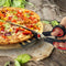 Westmark Pizzaschaar Antonio – pizzaschaar met hefmechanisme, coole keukengadget, ideaal voor pizza of tarte flambée – BPA-vrij, roestvrij staal