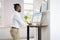 Feel Furniture - Elektrisch verstelbaar bureau - 120x60cm - Bruin