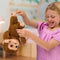 Little Live Pets - My Baby Monkey Mango - Interactieve Knuffelaap met 50+ geluiden en reacties - Bruin