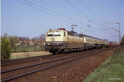 Arnold HN2492 N elektrische locomotief BR 181.2 van de DB