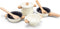 New Classic Toys® Metalen Pannenset - 7-delige Set met Vergiet en Houten Kookgerei - Gebroken Wit (7-delige set)